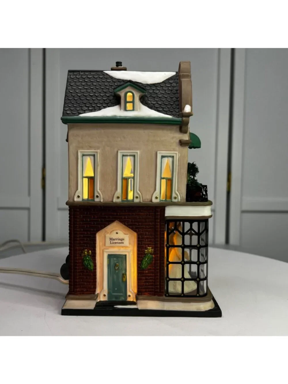 Dept 56 The Wedding Gallery, Christmas in the City Lighted Building - 1998